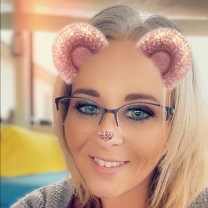 Meet your Posher, Roxanne